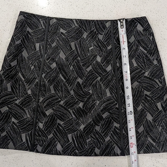 BCBGMaxAzria Black Mini Skirt Formal Party Lined Back Zipper Metallic Size Large - Picture 5 of 11